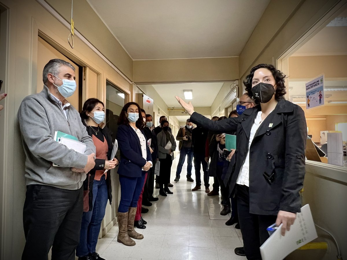 PatricioBarria7's tweet photo. Excelente visita a @inia_remehue 👏🏻 conocí en detalle sus áreas de investigación y puedo decirles que realizan un gran trabajo en beneficio del mundo rural 👨🏽‍🌾🧑🏼‍🌾. Continuaremos realizando acciones conjuntas con @NataUC y los equipos que dirige 👩‍🔬🧑‍🔬 https://t.co/PsDX7imm4N
