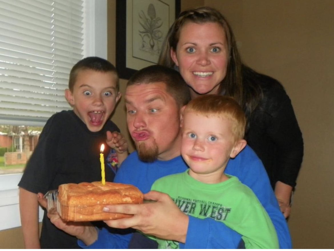 larkpeep tweet media