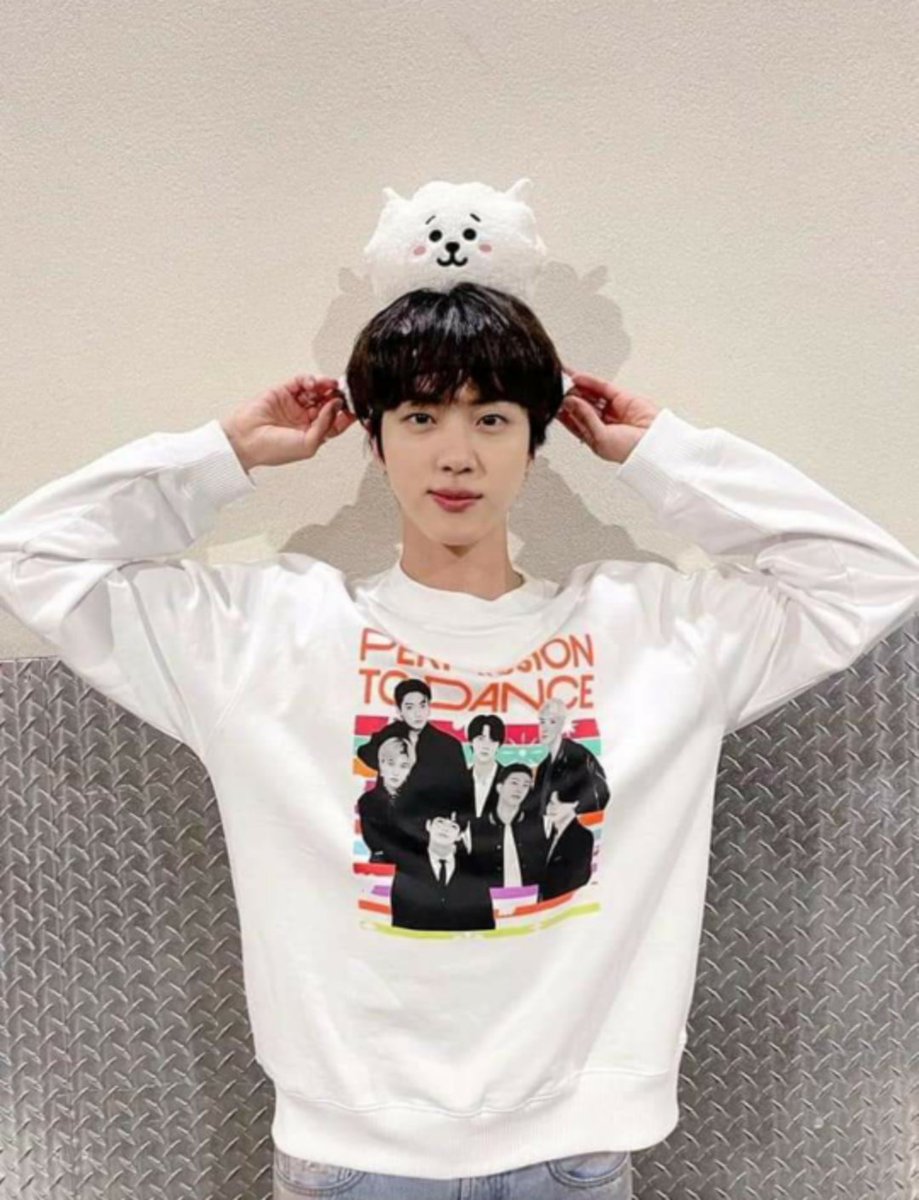 Emphasi37573735's tweet photo. If Jin sees this, how can he comment?
진이 이걸 본다면 어떻게 댓글을 달 수 있을까?🤡

#방탄소년단진 #진
#BTSJIN #JIN #김석진 #seokjinnie #SEOKJIN #ジン #防彈少年團 #KimSeokJin https://t.co/tKzJiagQI0