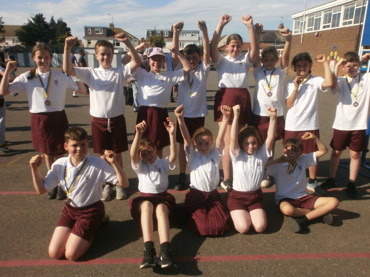 HoltFarmJunSch's tweet photo. Well done to the HFJS Year 5 and 6 netball team who played in a netball tournament at Great Wakering yesterday. HFJS came 3rd! A special mention to Sam and Charlie who were chosen as the HFJS players of the tournament. https://t.co/if3FjB8JFC