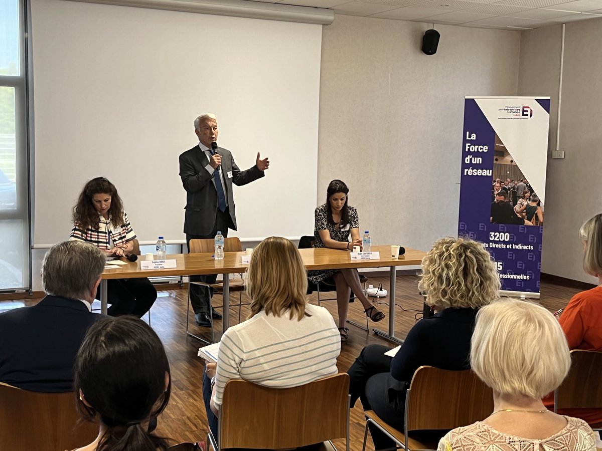 Au ⁦<a href="/medefisere/">Medef Isère</a>⁩ avec les #Deputés et nos adhérents :la future #AssembléeNationale devra soutenir la politique de l’offre(donc l’#emploi)et aider les #entreprises à relever le double défi de l’invest.vert(35 Mds€/an d’ici 2050) et de la #compétitivité ⁦<a href="/SophieSidos/">Sophie Sidos</a>⁩