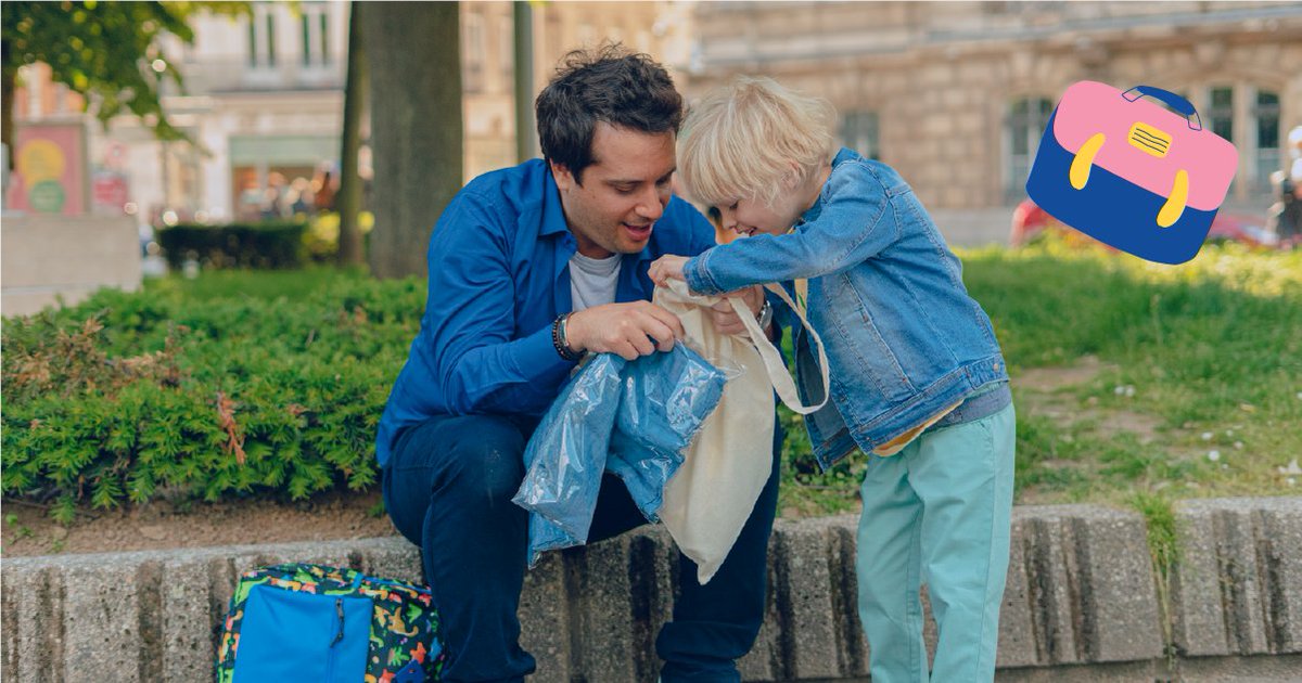 Côme attend Jonathan avec impatience à la sortie de l'école pour lui montrer ce qu'il a fait aujourd'hui 😊

Ensemble, ils regardent les poster scientifique 🧪 que Côme a réalisé avec ses copains d'école car tous les deux adorent découvrir et apprendre chaque jour !