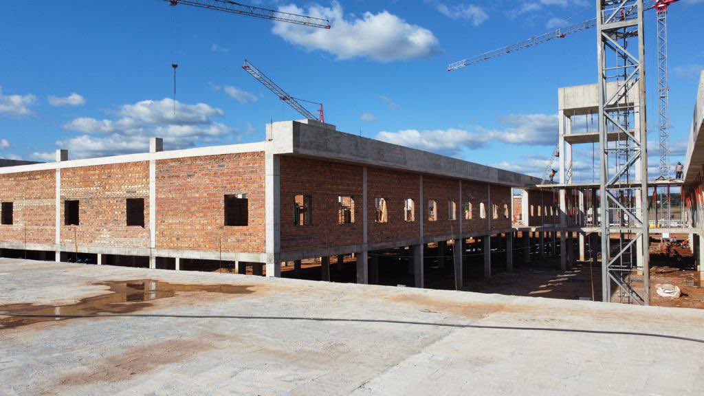 capaco_oficial's tweet image. Obras | Socios 👉 Avances
🏥 Gran Hospital de Coronel Oviedo
⬆️ Planta Alta: Avance en mamposterias de cierre perimetral e internas.
⬇️ Planta Baja: instalaciones cloacales y pluviales.