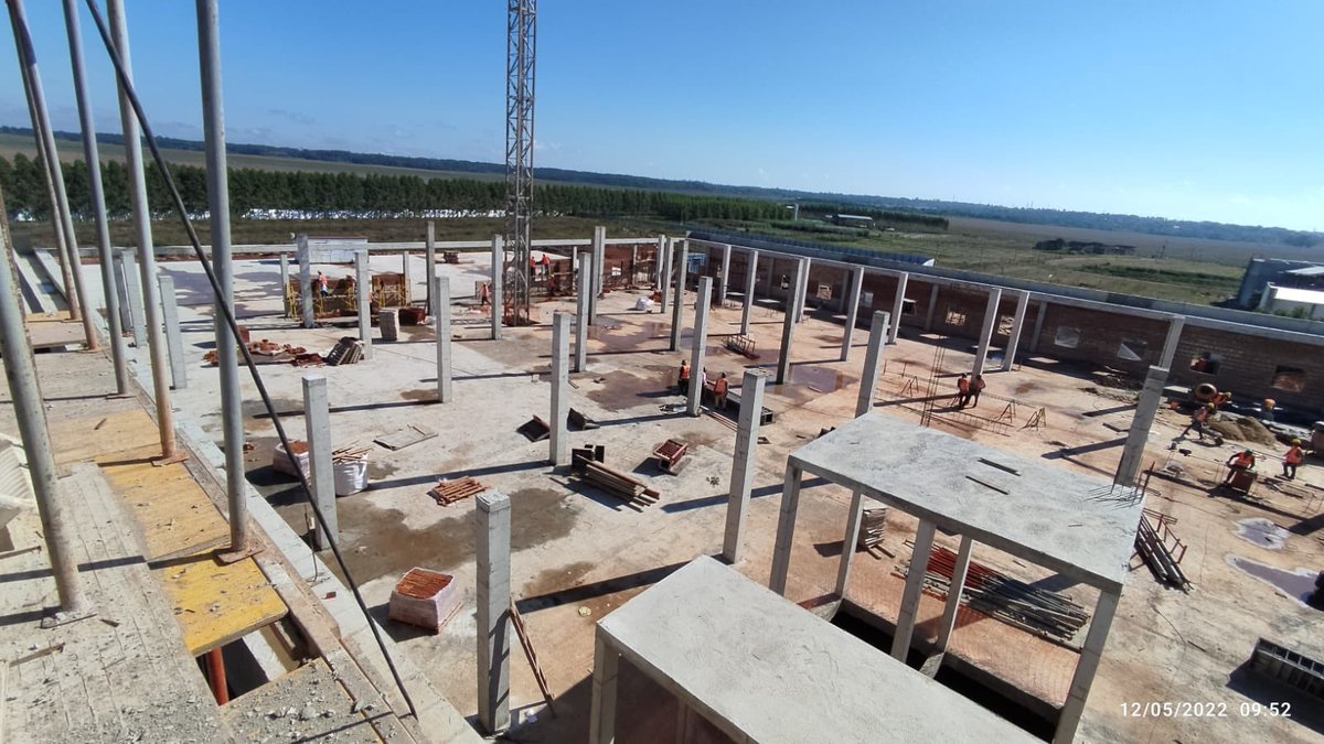 capaco_oficial's tweet image. Obras | Socios 👉 Avances
🏥 Gran Hospital de Coronel Oviedo
⬆️ Planta Alta: Avance en mamposterias de cierre perimetral e internas.
⬇️ Planta Baja: instalaciones cloacales y pluviales.