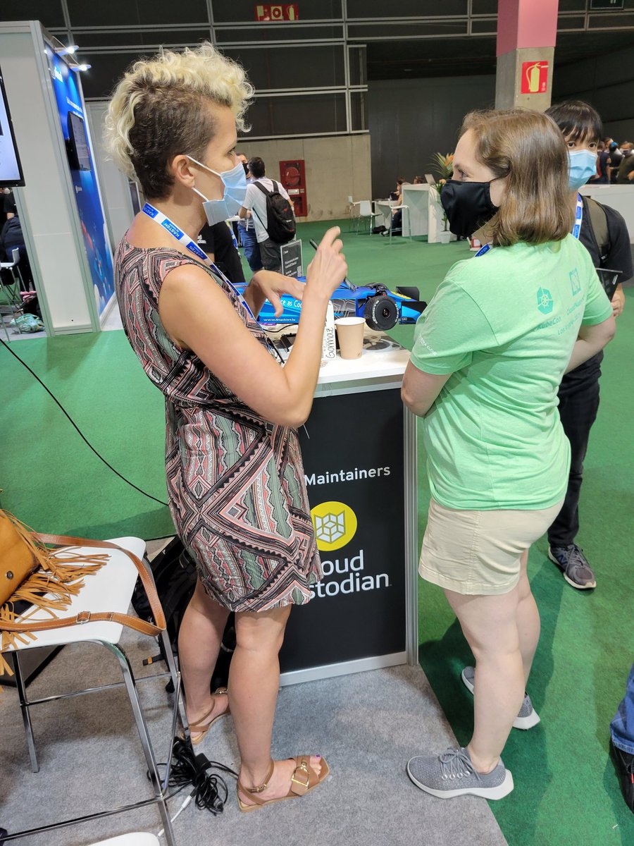 aubreybock's tweet photo. Laura from MakeMeAComic signing #governanceascode #cloudcustodian comic book #kubecon #kubeconeu cc @baihay. Come by @stackletio booth https://t.co/fTTfsyv3oP