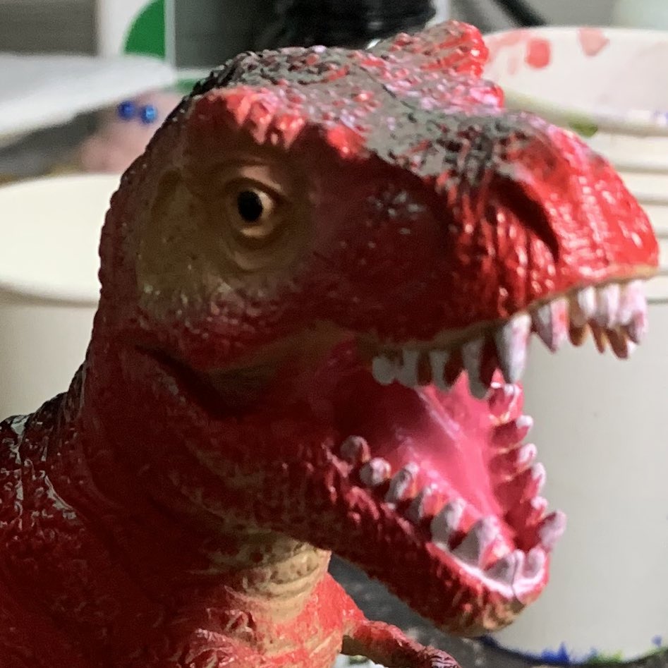 AowsRT's tweet photo. ツイートついでに近況報告を。
最近やったことといえばティラノサウルスを塗り直しました。
あとは仕事柄工作をして過ごしています。工作は日常茶飯事すぎて写真はほとんどないですが、毎日楽しく何かしら作りながら過ごしています。 https://t.co/Q70hzYYcw6