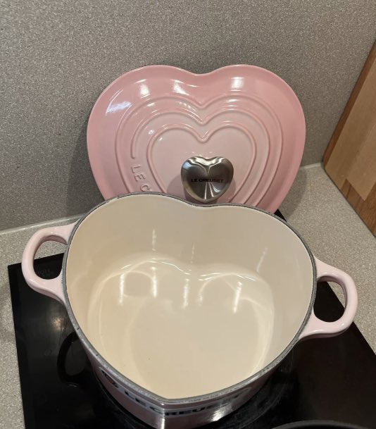 heartzjpg's tweet photo. pink le creuset cast iron heart casserole https://t.co/8kWiGoHvYM