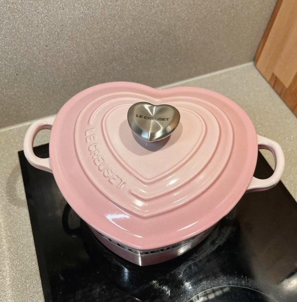 heartzjpg's tweet photo. pink le creuset cast iron heart casserole https://t.co/8kWiGoHvYM