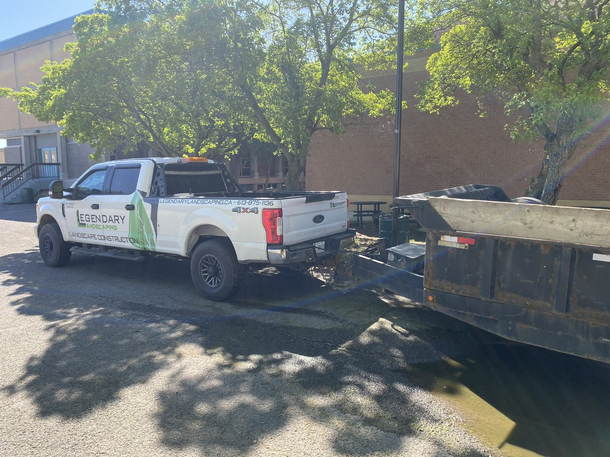StPiusXOCSB's tweet photo. The creation of our outdoor Indigenous learning space has started after lots of planning and preparation! We are thrilled to be able to watch this beautiful space come to life over the next few weeks. #ocsbIndigenous #ocsbTech #WeAllBelongSPX #PiusFam https://t.co/17tE2qLPja