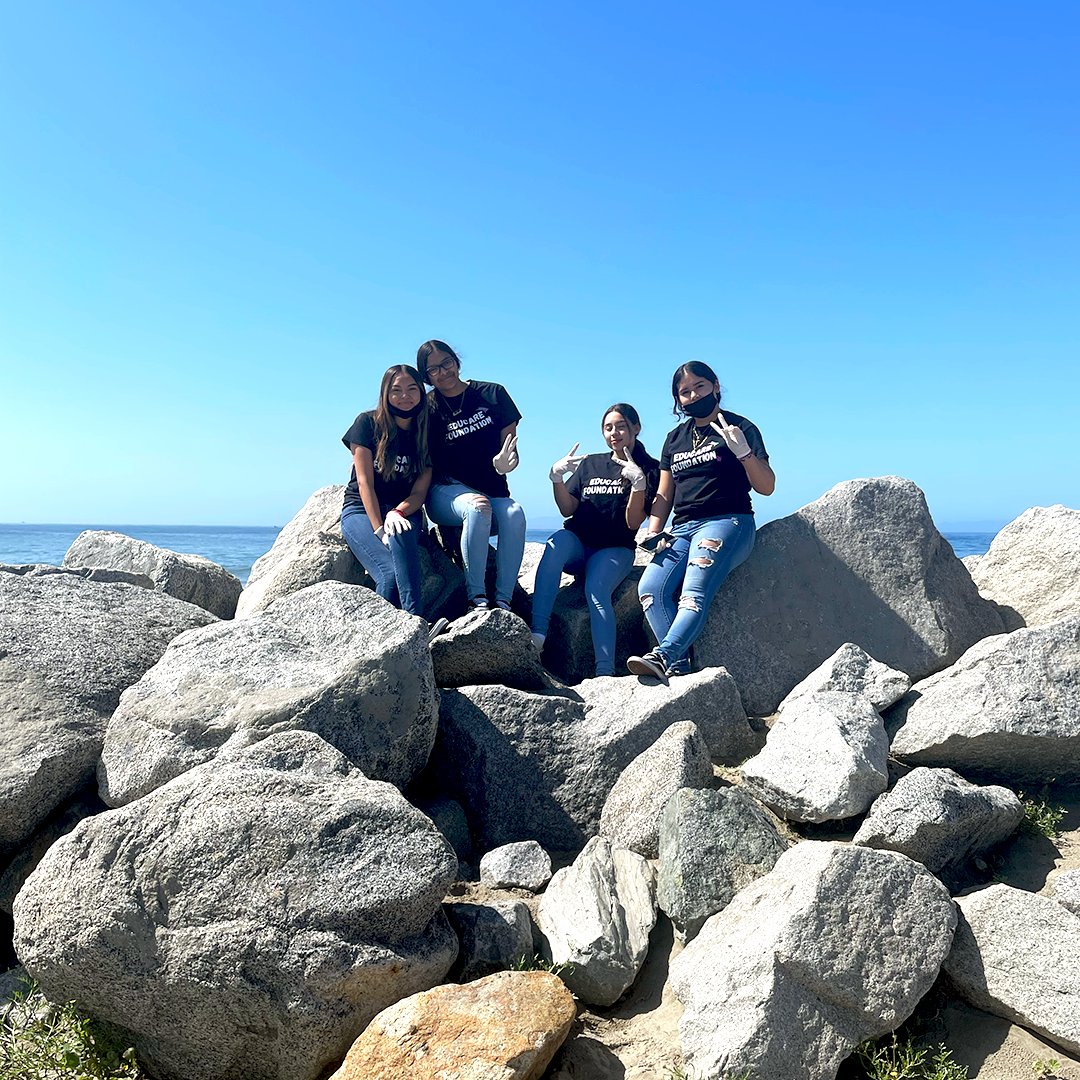 educare_fdn's tweet photo. Another great #EarthDay event and #BeachCleanUp for #DiegoRiveraLearningComplex A great way to spend a Saturday Morning. Thank you for all you do Diego Rivera Learning Complex
#EarthDay #AfterSchoolMatters #SEL #Heartset #LosAngeles #SaveTheBeaches https://t.co/QgJDhfWMi2