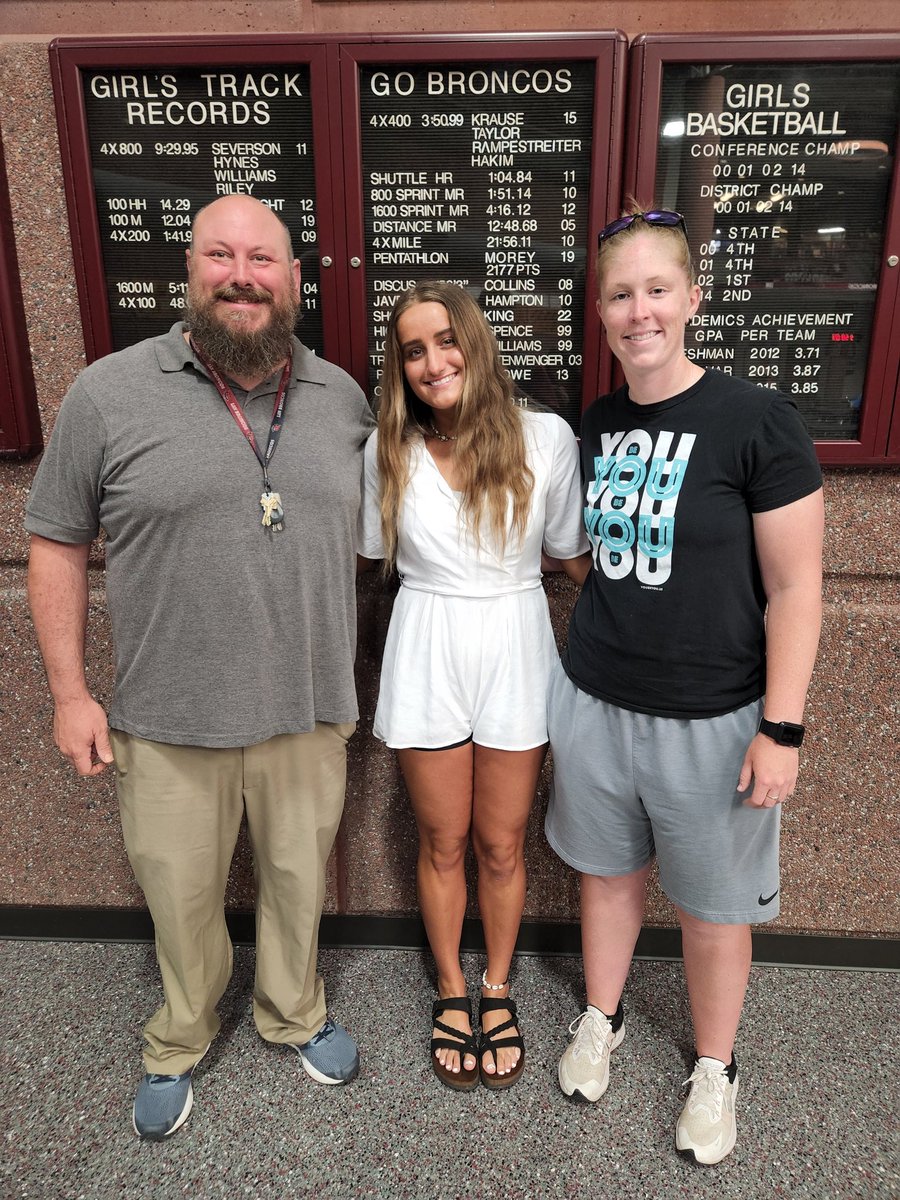 LSNGirlsTrack's tweet image. Congrats again to Olivia King on her record breaking throw. Let's do it again Saturday! @LSNActivities @LSNTrackField