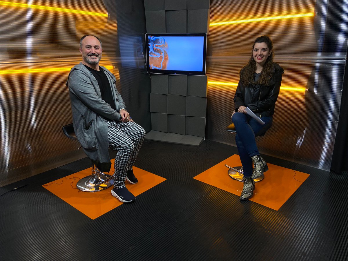 tvbergueda's tweet photo. EL CAPVESPRE 🌕

🥻 Recta final de la temporada, i avui ho fem mantenint una conversa i coneixent al dissenyador de moda, Jordi Rafart. 
I com sempre, intentarem treure de context a en Jordi amb les nostres preguntes. 😎

📺 Avui / 20.15h https://t.co/Niai3Wsm7H