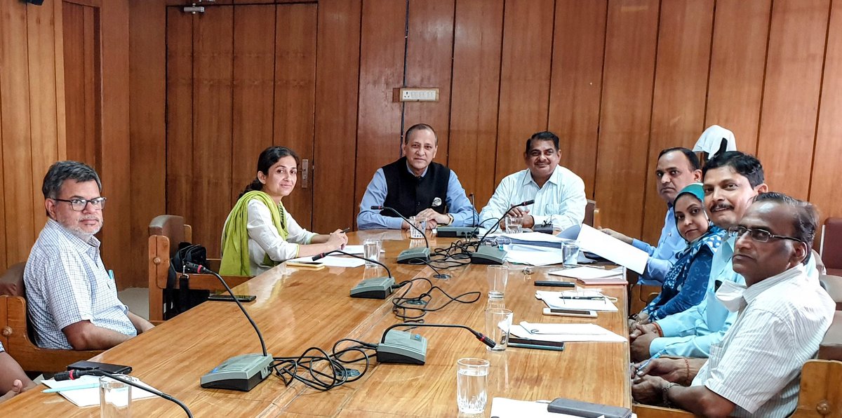 Alok_Dhawan's tweet photo. Had a meeting with Dr Vedpati Mishra, IAS at #CSTUP alongwith all their staff and Dr Saumya Pathak @Saumya804 to chalk out the strategy for drafting the UP-STI policy in line with the #STIP of GoI. A meeting will be convened with all the Members to kick start the process soon. https://t.co/jAB76C864P