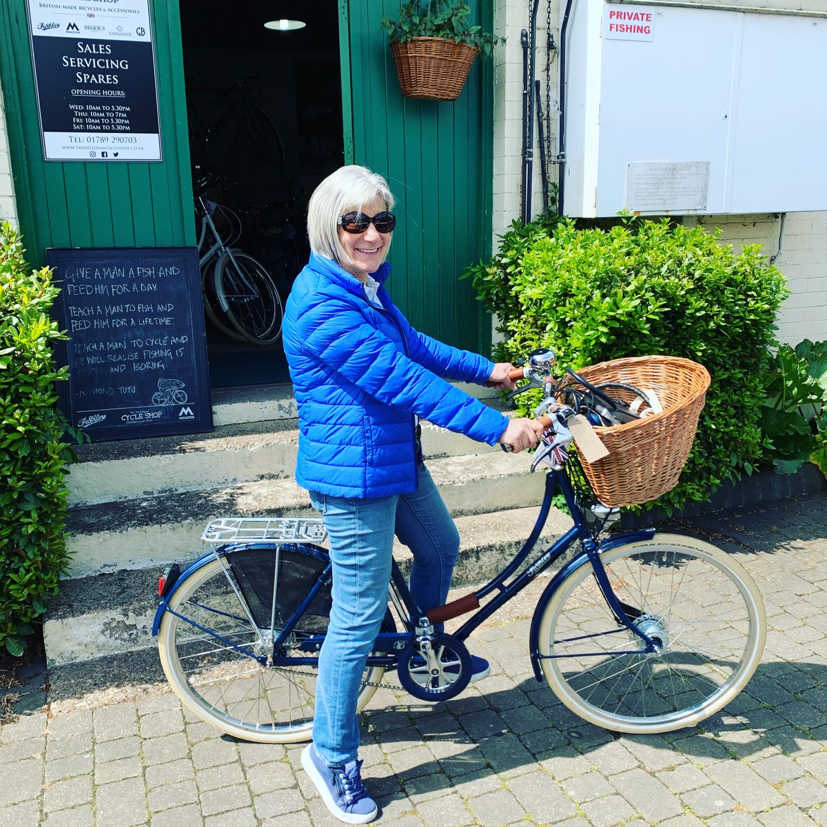 Jane collecting her new Pashley Britannia.
#newbike #pashleybritannia