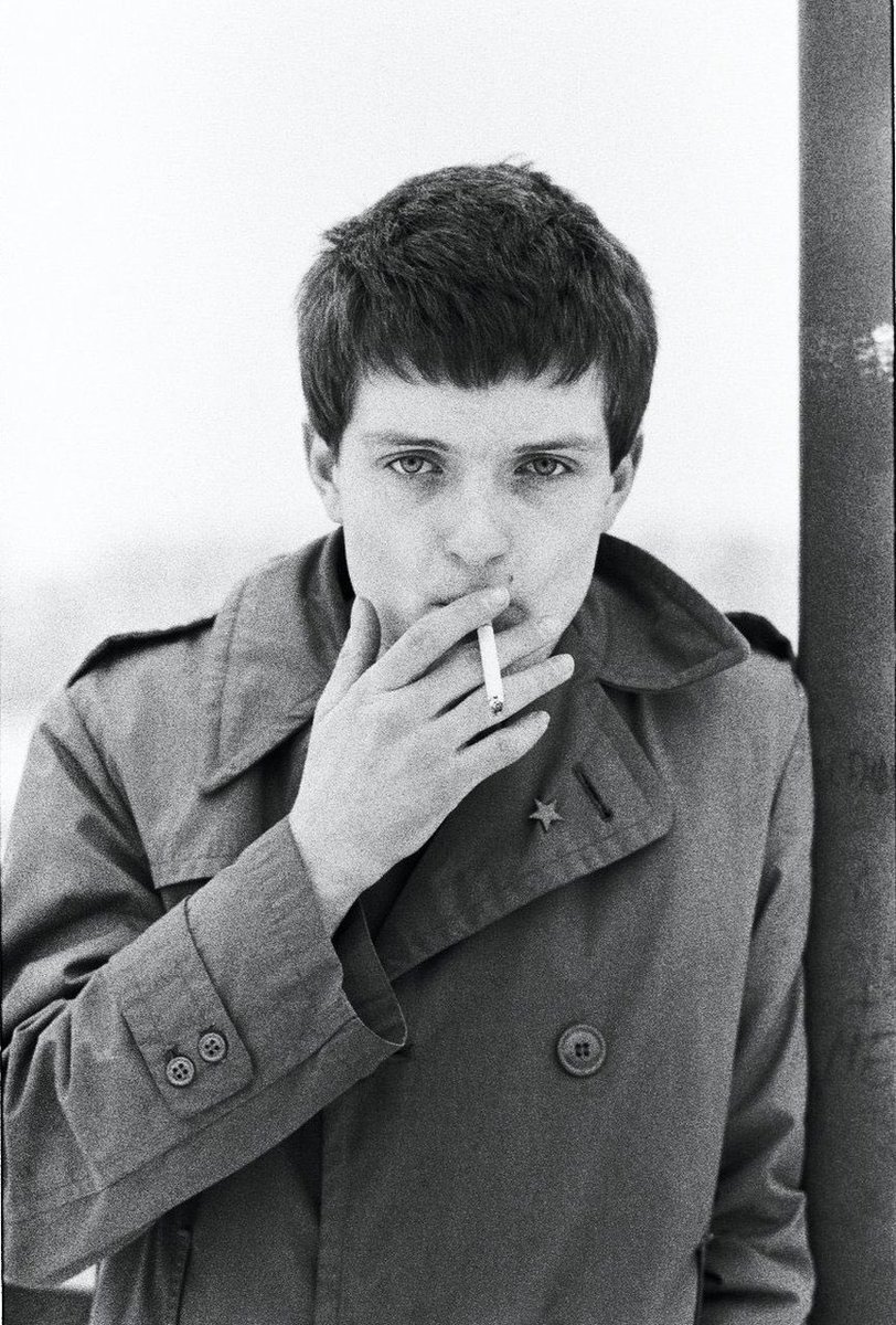 goth_videos's tweet photo. Ian Curtis of Joy Division, Manchester (1979).We’ll always remember him who passed away on this day in 1980. https://t.co/sRD02N4OSi