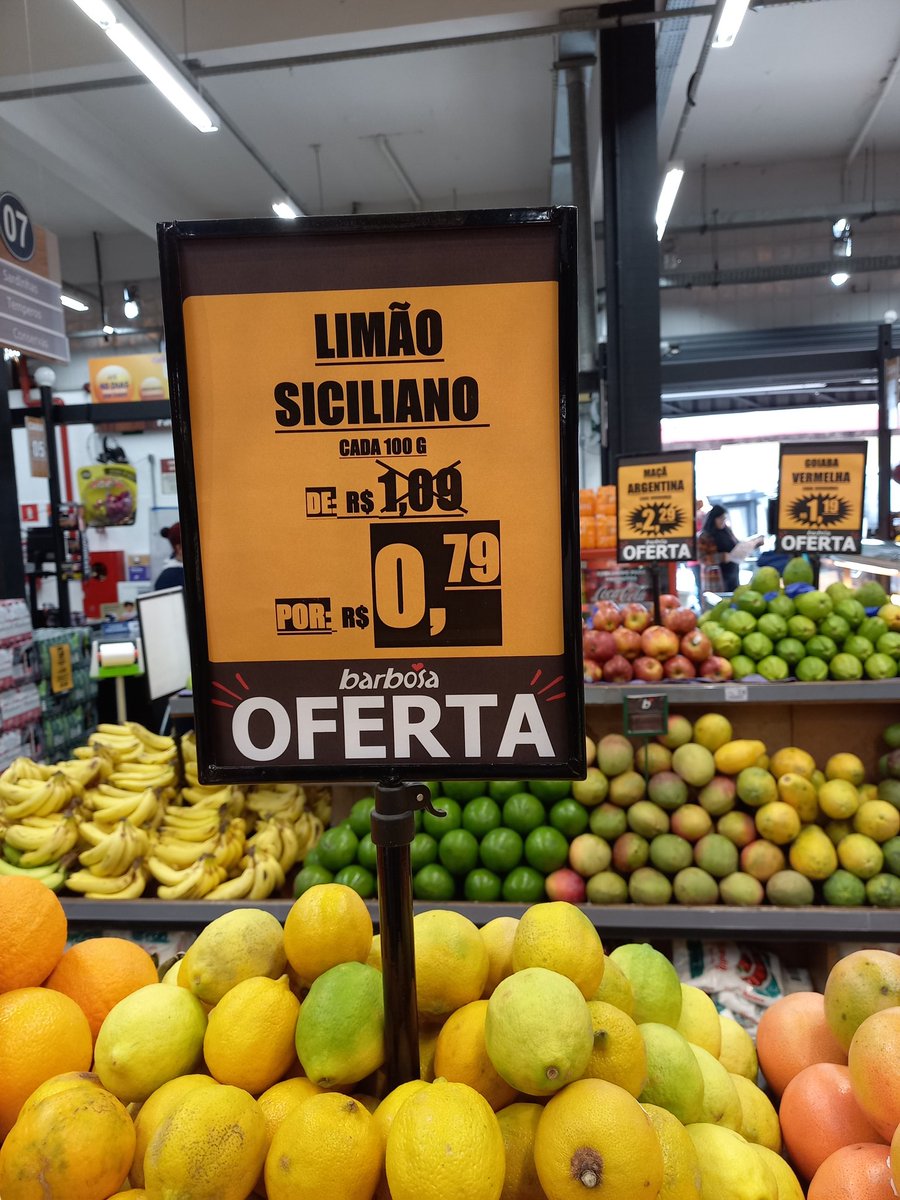 dstouza's tweet photo. E eu que quase cai no golpe do #barbosasupermercados onde eles estão anunciando o preço das frutas, verduras e legumes por gramas. @xerifedoconsum @celsorussomanno @RGottino @balancogeral https://t.co/e4bcinFCwZ