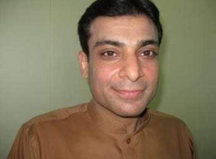 یہ پھول اپنی لطافت کی داد پا نہ سکا
کھلا ضرور  مگر کھل کے مسکرا نہ سکا 😉