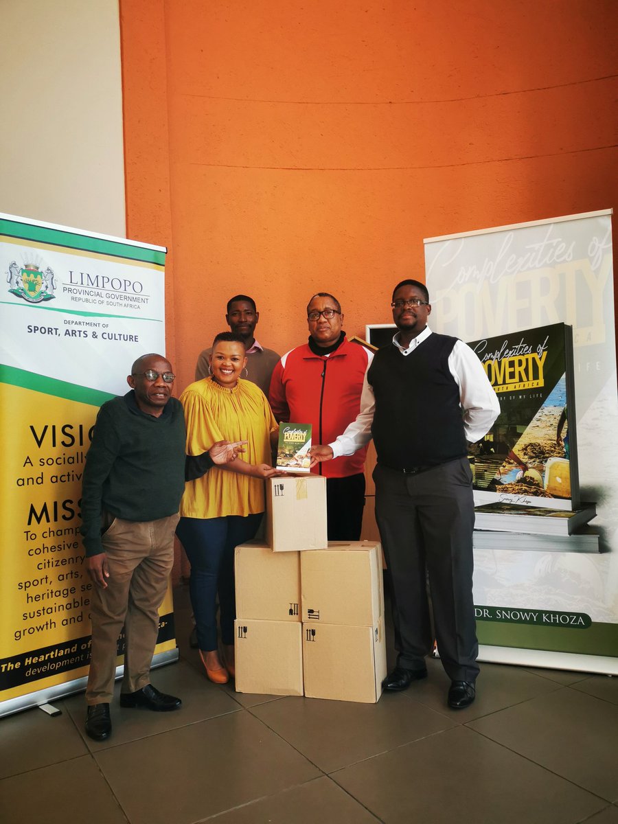 Donedie1's tweet photo. ERADICATING POVERTY IN SA COMMUNITIES 📚

What an awesome privilege it was for me to donate books on behalf of Dr Snowy Khoza, Author of SA Bestselling Book: Complexities of Poverty in South Africa, at the Limpopo Head Office: Library Services.

@JoyfulforJesus https://t.co/mEdk6dxsRz
