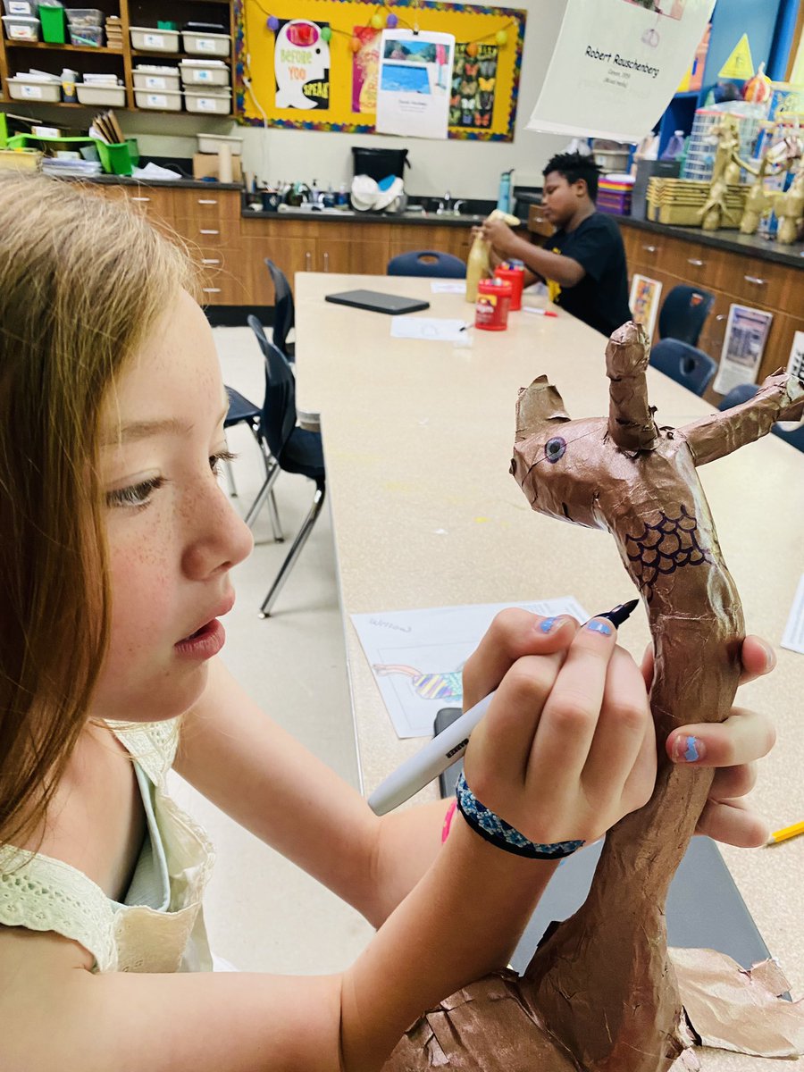 SusanPaige14's tweet photo. 4th grade adding details to their abstract papier mache’ bird sculptures! @JCWestElem https://t.co/Kftbkzcsl3