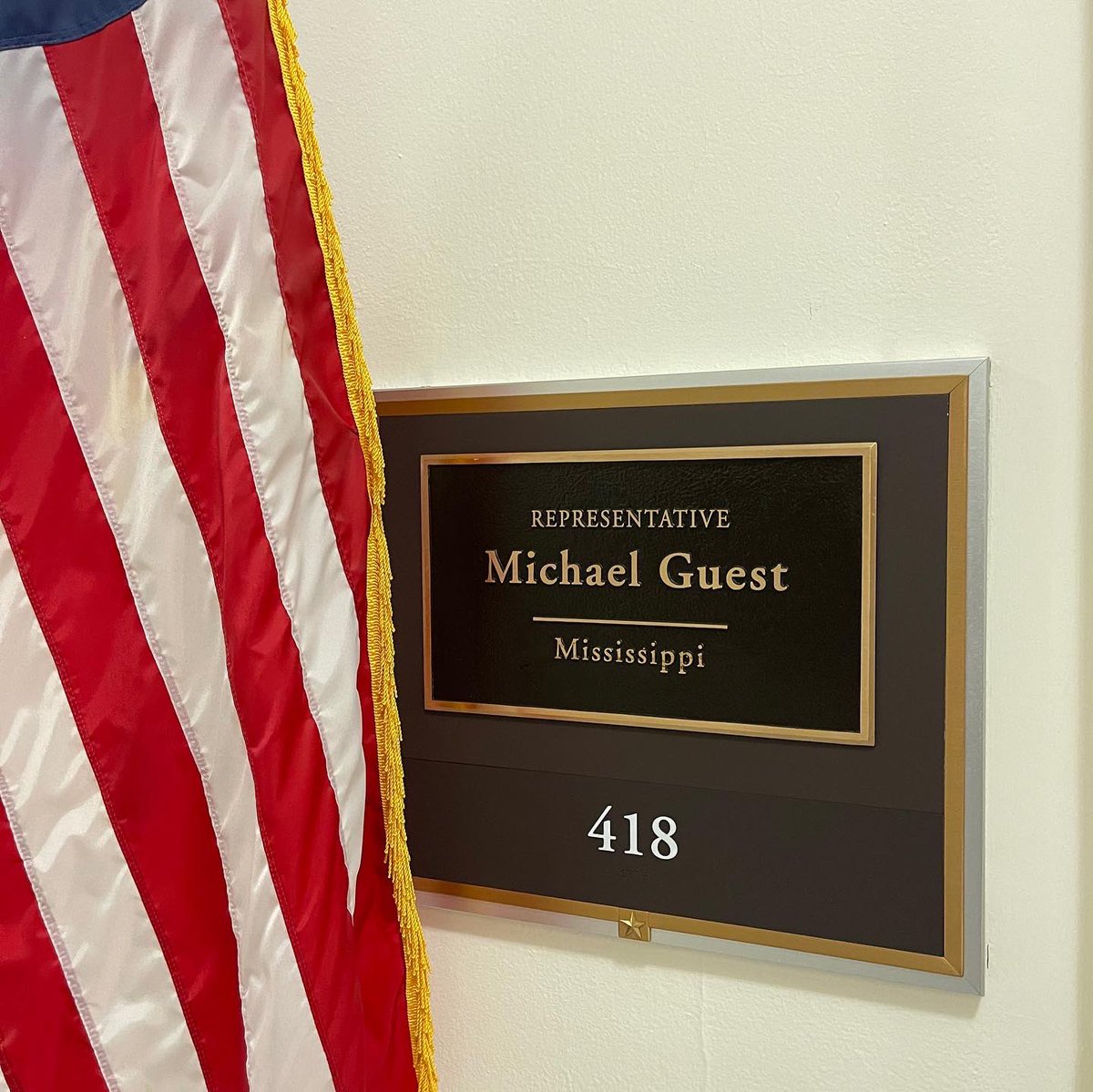 alzassocms's tweet photo. Yesterday was a productive day on Capitol Hill as our Mississippi chapter team, along with volunteer advocates, who met with staff partners of @RepMichaelGuest to discuss how he can best support the fight to end Alzheimer's and all other dementia. 📣💜 #ENDALZ https://t.co/E6UdNOd2jG