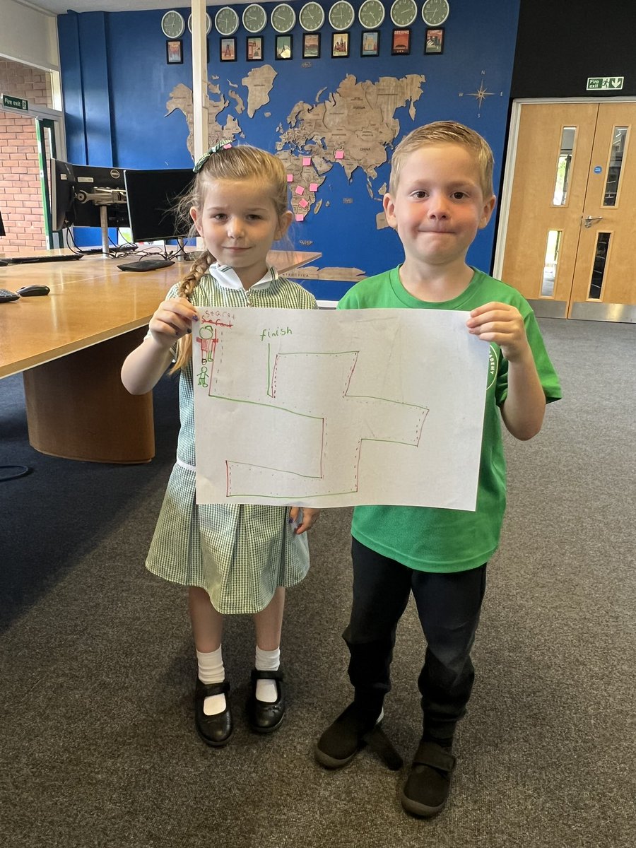 Wye_WPA's tweet image. In maths today we enjoyed making mazes! We used our knowledge on position and direction to help our friends get from start to finish! #WatersideMaths