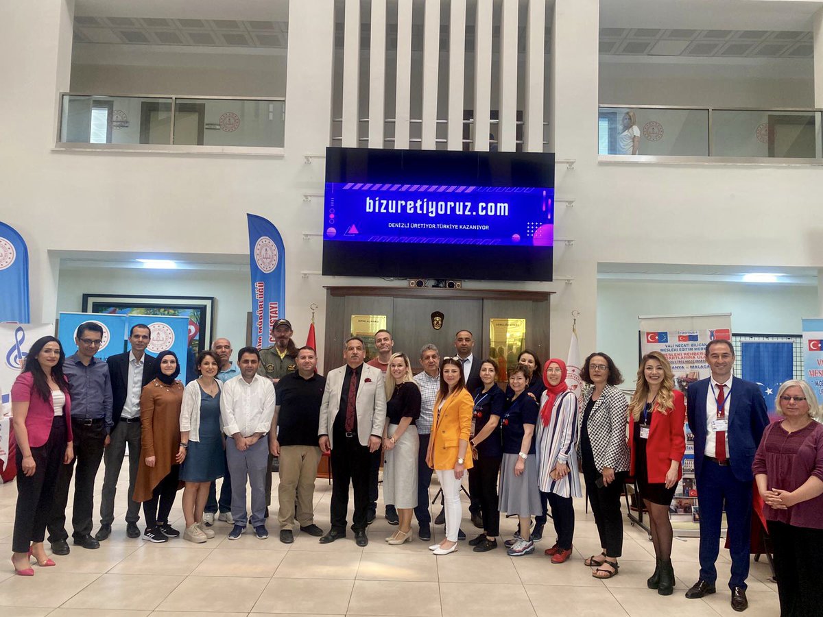 Avrupa Mesleki Beceriler haftası kapsamında düzenlenen,
“VET Days-Mesleki Eğitim Günleri”sergisine okulumuzu temsilen katılarak Erasmus + projemizi sergiledik. <a href="/ulusalajans/">Türkiye Ulusal Ajansı 🇹🇷 Turkish NA</a> <a href="/denizlimem/">Denizli İl Millî Eğitim Müdürlüğü</a>