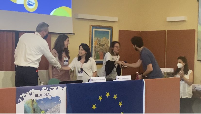 OTD_Claner's tweet photo. And, in the artistic category the winner is the Platero Green School !!! 🏆🎖!! 🌊🎼👩🏻🎨🎹 #BDFinalConference https://t.co/o9HPQ8RMNf