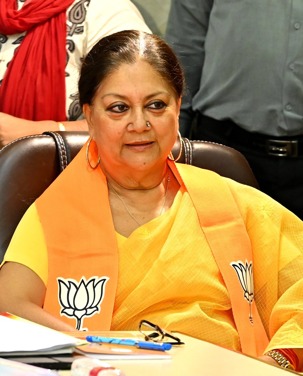 VasundharaBJP's tweet photo. आज जयपुर स्थित भारतीय जनता पार्टी के प्रदेश कार्यालय पहुंचकर कोर कमेटी की बैठक में हिस्सा लिया। इस दौरान आगामी रणनीतियों को लेकर चर्चा की।
#BJP4Rajasthan https://t.co/uVI9HAn5ZS
