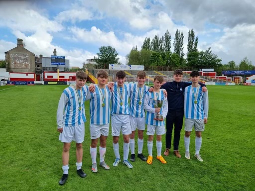 Congrats to <a href="/BlackrockColl/">Blackrock College</a> U19 football team on winning the U19  Dublin Metropolitan Cup today in Tolka park. 7 members of the squad play in our U 18 &amp; U 19 teams.