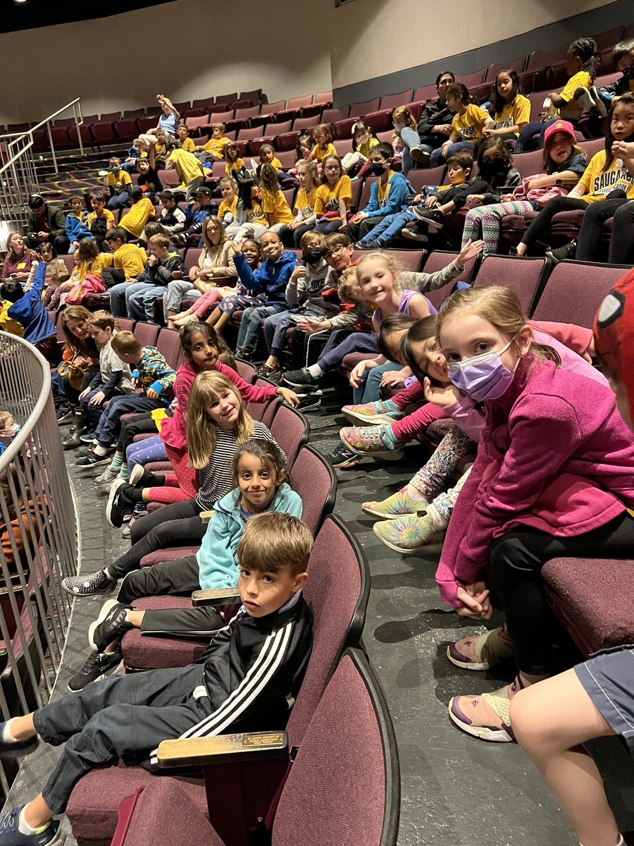 MrsGaughan103's tweet photo. First field trip feels! @SauganashCPS https://t.co/O4KXGif9mv