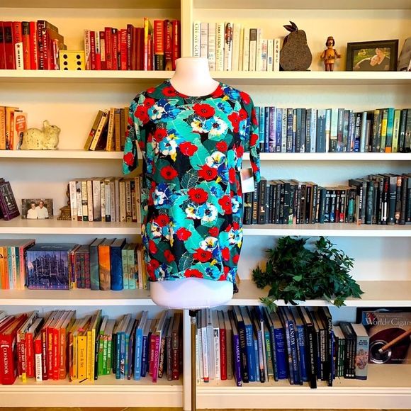 Ruby_Ridge21's tweet image. So good I had to share! Check out all the items I'm loving on @Poshmarkapp #poshmark #fashion #style #shopmycloset #blushnoir #lularoe #rareeditions: posh.mk/6GHQPsdl8pb