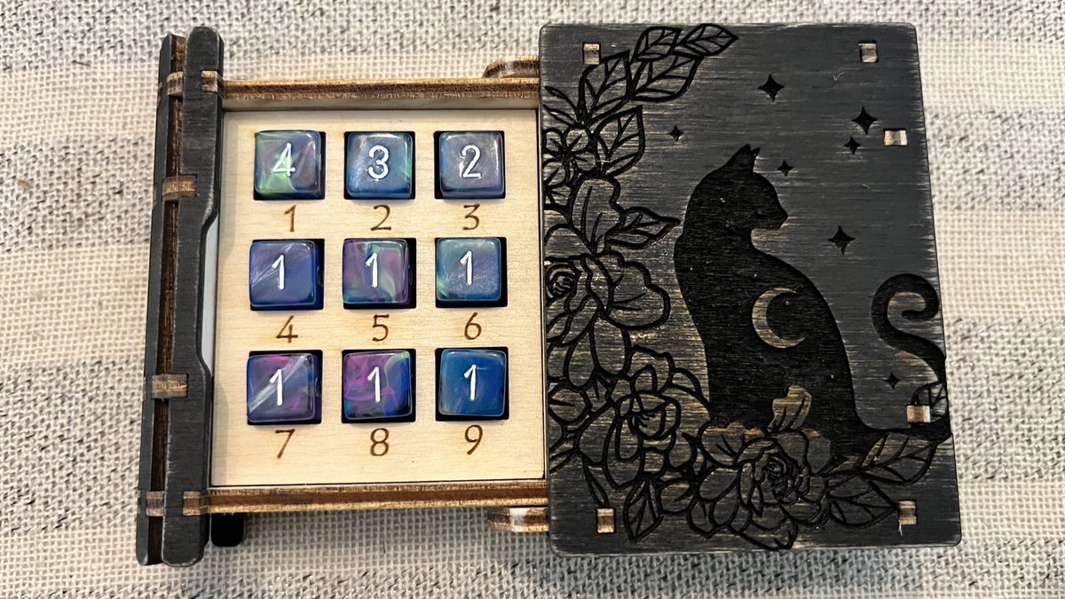stephenswworks's tweet photo. New Spell Tracker mini tome with free set of D6 minis. I only have 4 sets of dice, so only 4 tomes currently available. https://t.co/MHqtB7nUlP
#dnd #ttrpg #dice #spelltracker https://t.co/Yd04Yy5N0U