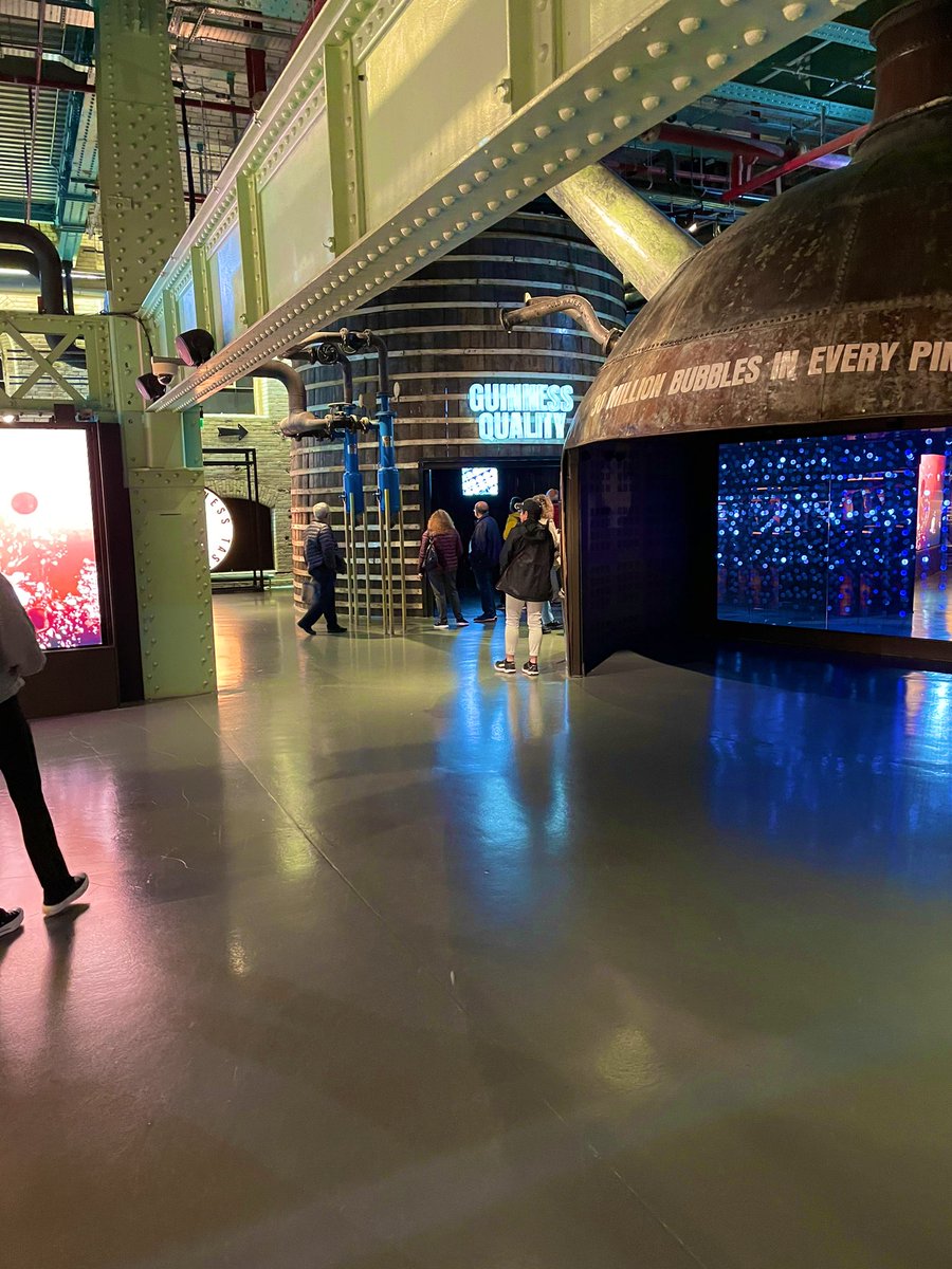 sam_ruffino's tweet photo. Theres a lot that goes into crafting the perfect, authentic Irish Guinness. Today we learned about this process and much more at the @homeofguinness in Dublin. #duqmediaireland https://t.co/rlvYaM6xe7
