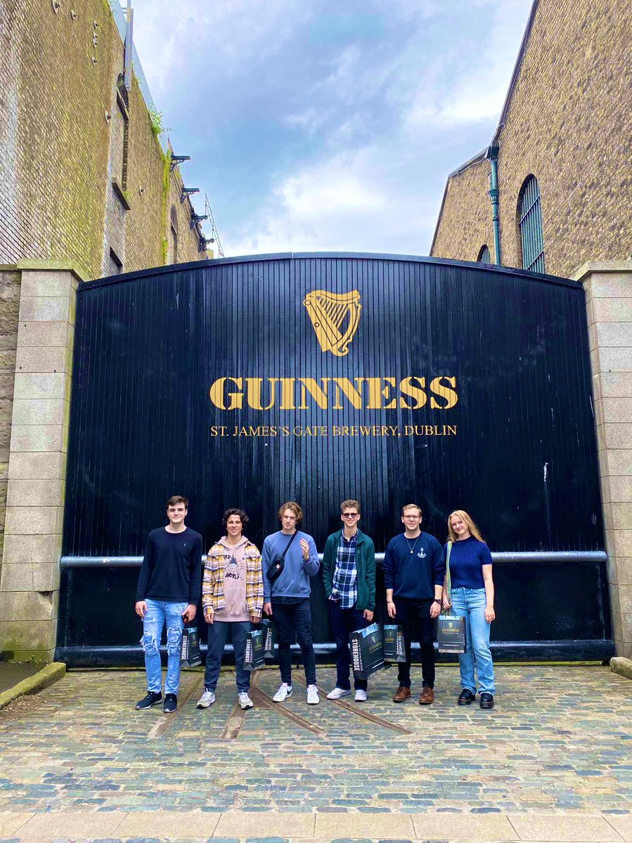 sam_ruffino's tweet photo. Theres a lot that goes into crafting the perfect, authentic Irish Guinness. Today we learned about this process and much more at the @homeofguinness in Dublin. #duqmediaireland https://t.co/rlvYaM6xe7