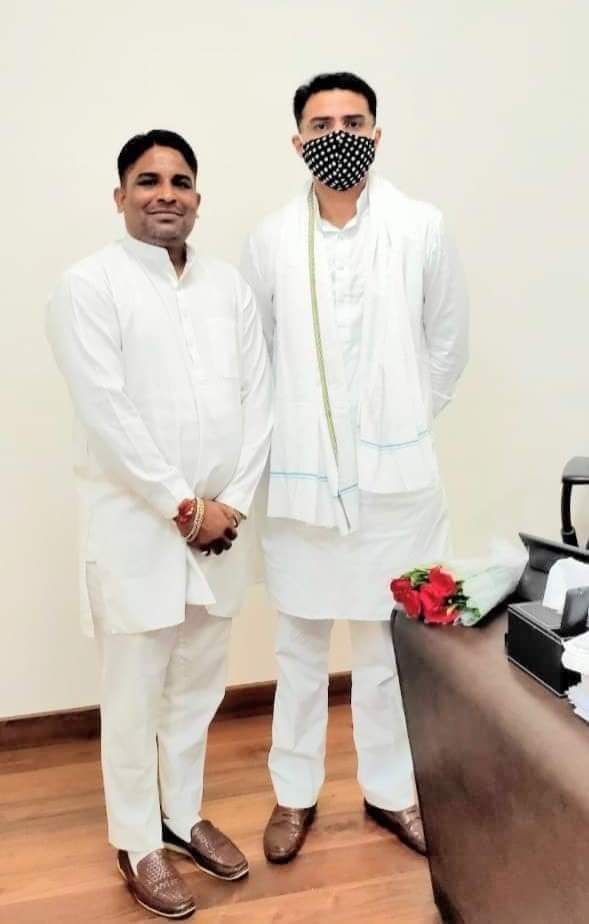 KrantiTiwari1's tweet photo. श्री @SunilSharmaInc_ जी को जन्मदिन की बहुत बहुत बधाई और हार्दिक शुभकामनाएं। https://t.co/it4rKQVG1I