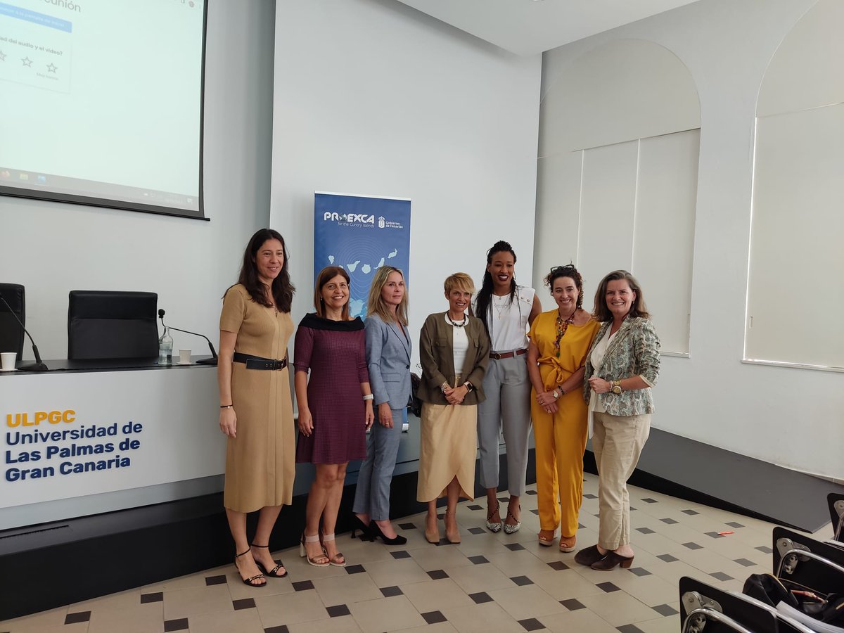 ENI_ULPGC's tweet photo. ☑️Nuestra coordinadora, la catedrática Antonia Garcia, presentó hoy nuestro estudio sobre #Mujer e #internacionalización en una estimulante jornada organizada por @proexca en @ULPGC. Muchas gracias a @proexca , @Fundacion_FULP y a todas las empresas participantes en el estudio. https://t.co/bwip6gaOcv
