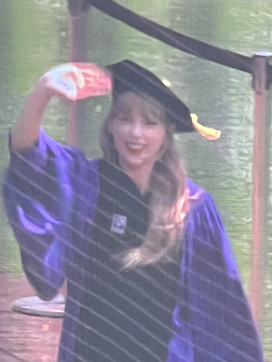 Taylor Swift Updates🧣 tweet media