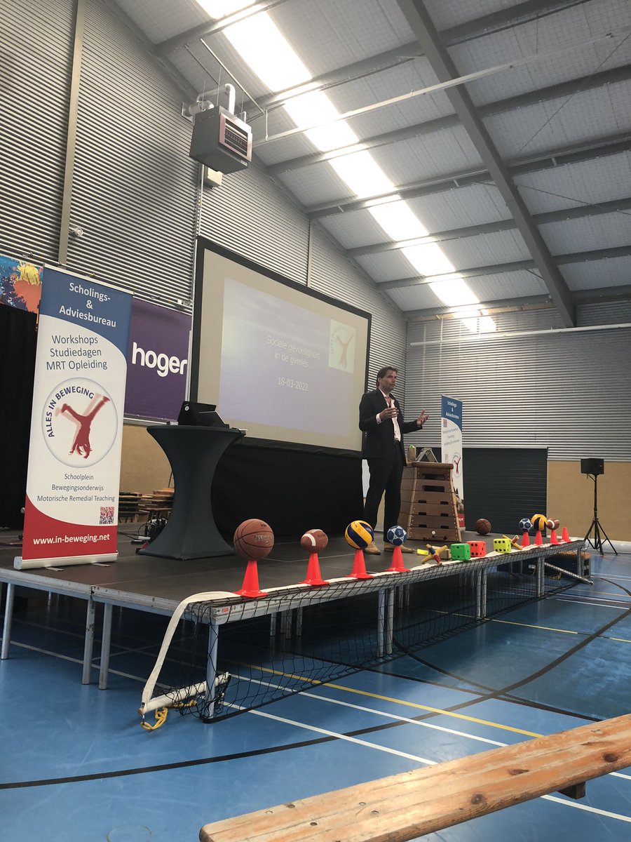 Inspirerende Keynote door Steven Pont over sociale veiligheid (sv) in de gymles <a href="/AllesinBeweging/">Alles in Beweging</a> congres. Sv is een middel om de kwaliteit vd relatie te bevorderen! <a href="/stevenmauw/">Steven Mauw</a> <a href="/MirkaJanssen/">Mirka Janssen</a>