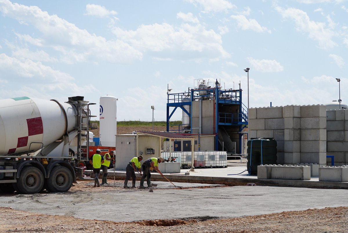 ¡Nuestros bancos de ensayos crecen! Acabamos de iniciar una nueva ampliación en 
<a href="/aeropuerteruel/">Aeropuerto de Teruel, vuela la innovación</a>
 
🏗️En esta infraestructura técnica única en Europa, estamos construyendo un banco para testear las cámaras de combustión de los motores de #MIURA5

pldspace.com/es/noticias/co…