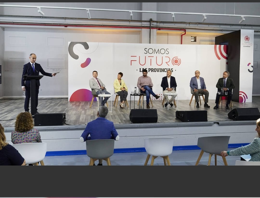 FSIE_CV's tweet photo. 🚨 @ValenciaFSIE  asistió al Foro 'La universidad que viene', de @lasprovincias 
El acto fue inaugurado por la Consellera de Universidades @GVAinnova , @JosefinaBueno1 

Mesa redonda con  @UEuropea @uchceu, @UniversidadVIU @UCV_svm  @ESICEducation  @floridauni y @EDEMempresarios https://t.co/gJpthjwwRh