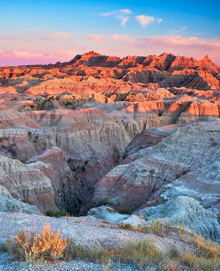 Who wants to join me in the Badlands of South Dakota the first weekend in June for a 5-day #photoworkshop exploring the park during the day and night? 🙋⁠
⁠
l8r.it/FqLS #photographyworkshop