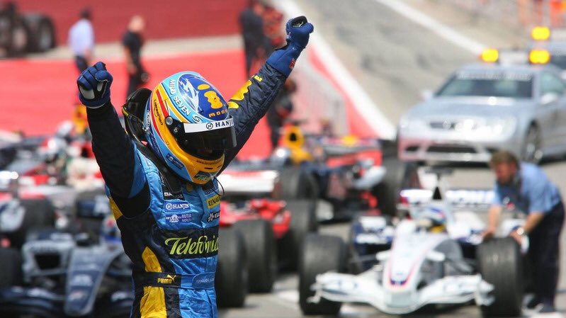 Nanosecso's tweet photo. - Montmeló lleno
- Coche Azul y Amarillo
- Pole Position el Sábado
- Exhibición y pajaritos el Domingo

Este tío va a repetir 2006 paso a paso https://t.co/CfGUEG6XYh