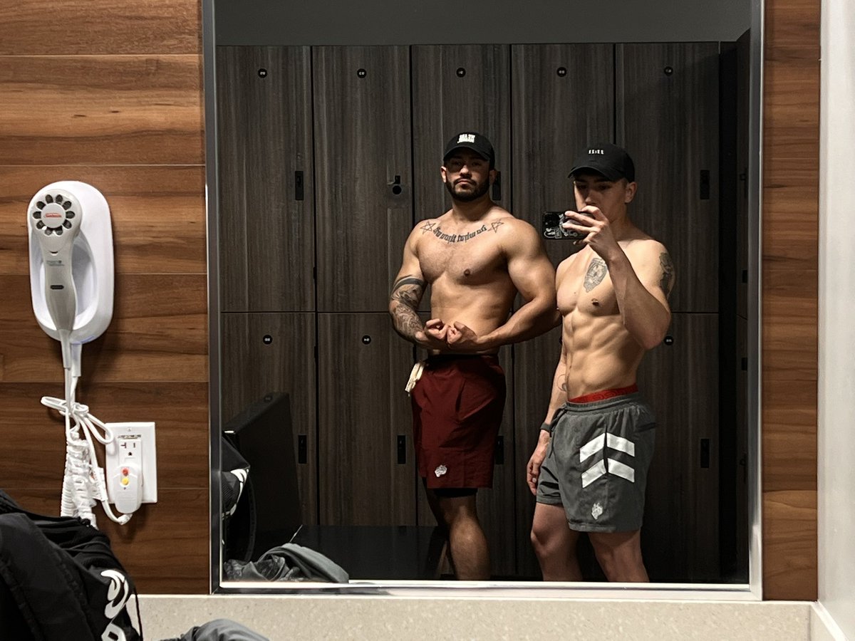 adxmcito's tweet image. Two years down and a life time to go. ❤️