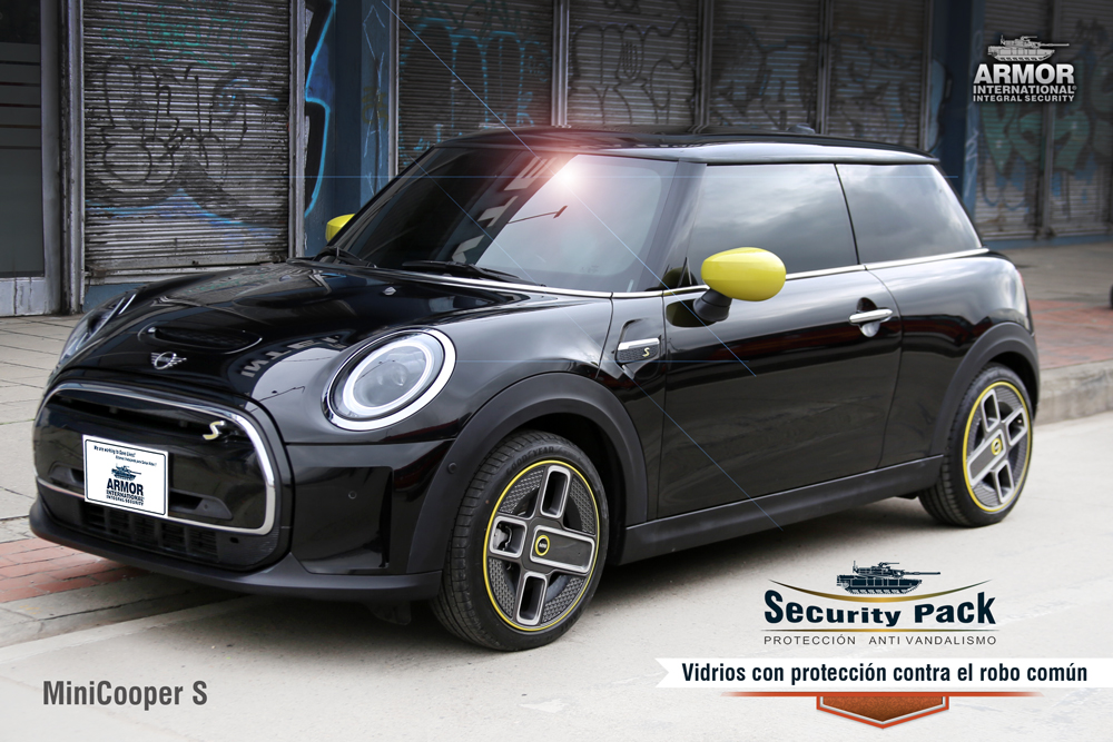 Armor_Int's tweet photo. Sistema de VIDRIOS ANTIVANDALISMO SecurityPack instalados en Mini Cooper S. Protección contra golpes repetitivos con objetos metálicos como martillos y bujías. Disponible kit de blindaje antibalas 3D-Shield. #minicoopers #cooperS #securitypack #blindados #armor https://t.co/4oLyjjGDIO