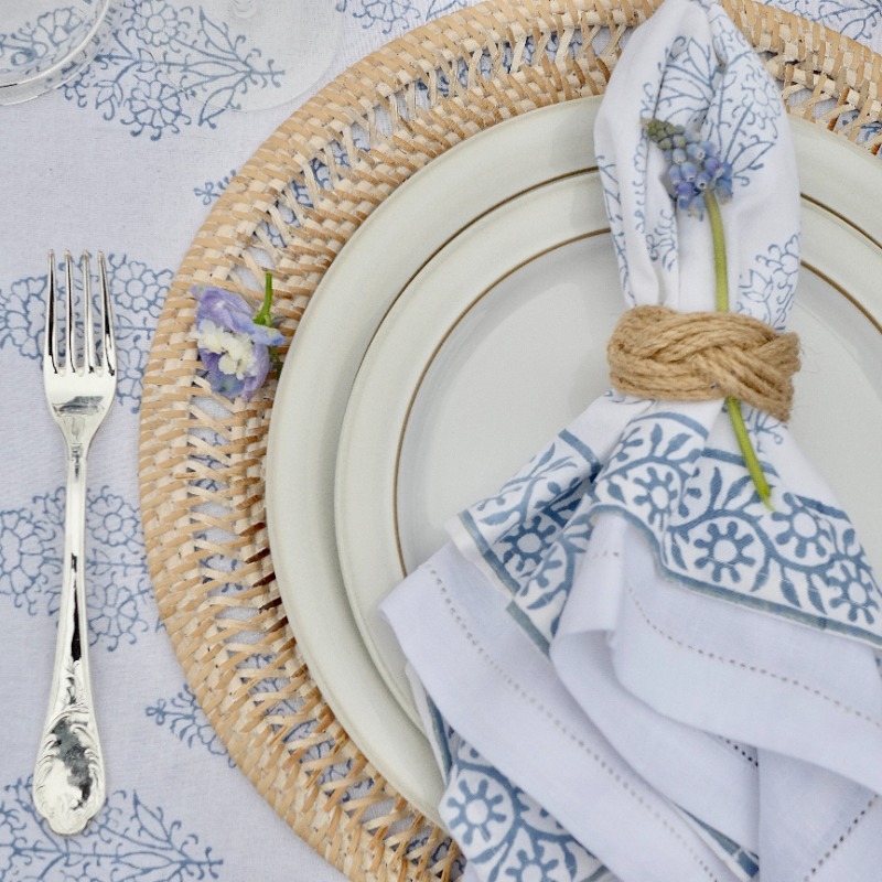 denbypottery's tweet photo. The ultimate spring set-up by @dressfordinnertablescapes! Who else agrees?

Swipe to see more detail and shop our spring collections here: https://t.co/BK906dgzVe
#Denby #Spring #Tablescaping https://t.co/y8Qo0dget8