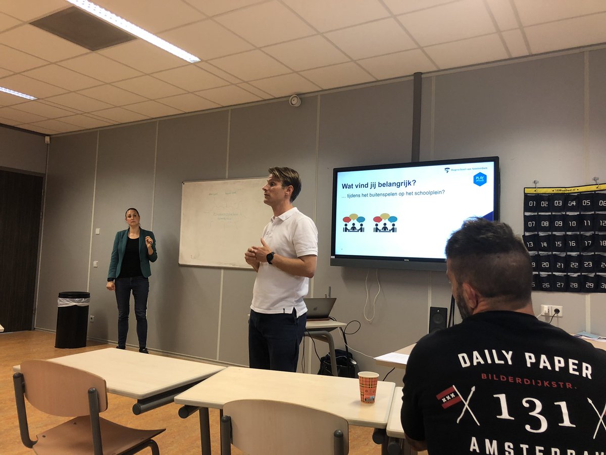 Workshop want we gingen echt aan de slag met kijkkader 👓sociale veiligheid op t schoolplein! Dank <a href="/stevenmauw/">Steven Mauw</a> en <a href="/MirkaJanssen/">Mirka Janssen</a> voor de inzichten! <a href="/AllesinBeweging/">Alles in Beweging</a> congres