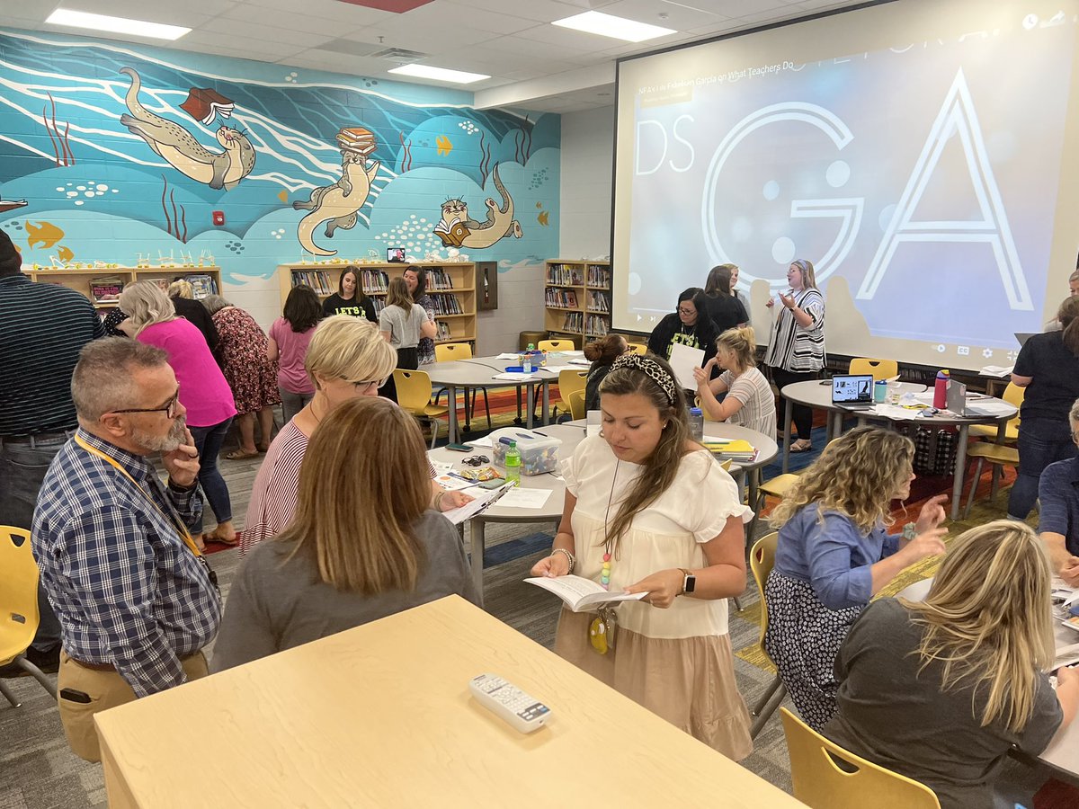 DejaynesS's tweet photo. @plainviewElem just wrapped up our first school book study. Collectively we read and discussed our take aways on the book What Great Teachers Do Differently. 
@DrMarkJGonyea @Anna_Sturm10 
#ExcellenceisinPlainview  #whatgreatteachersdodifferently
#keepreadingkeepgrowing https://t.co/n6v1uAtrbh