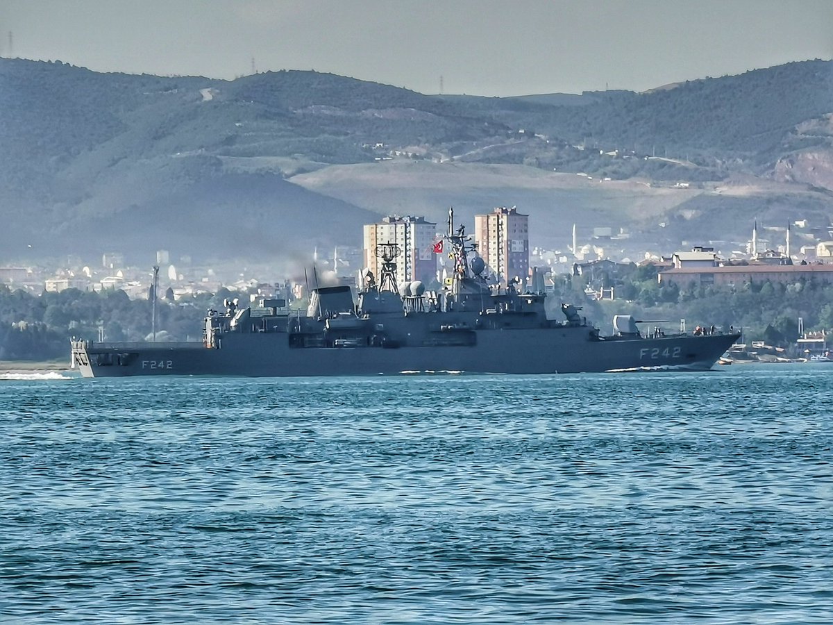 volkancordan's tweet photo. #TurkishNAVY #MekoClass #frigate #F242 TCG FATIH on way back to its #NavalBase #gölcük #Kocaeli🇹🇷
#denizkuvvetleri #donanma #gölcük #navy #StandTogether https://t.co/pEuE6lQcWB