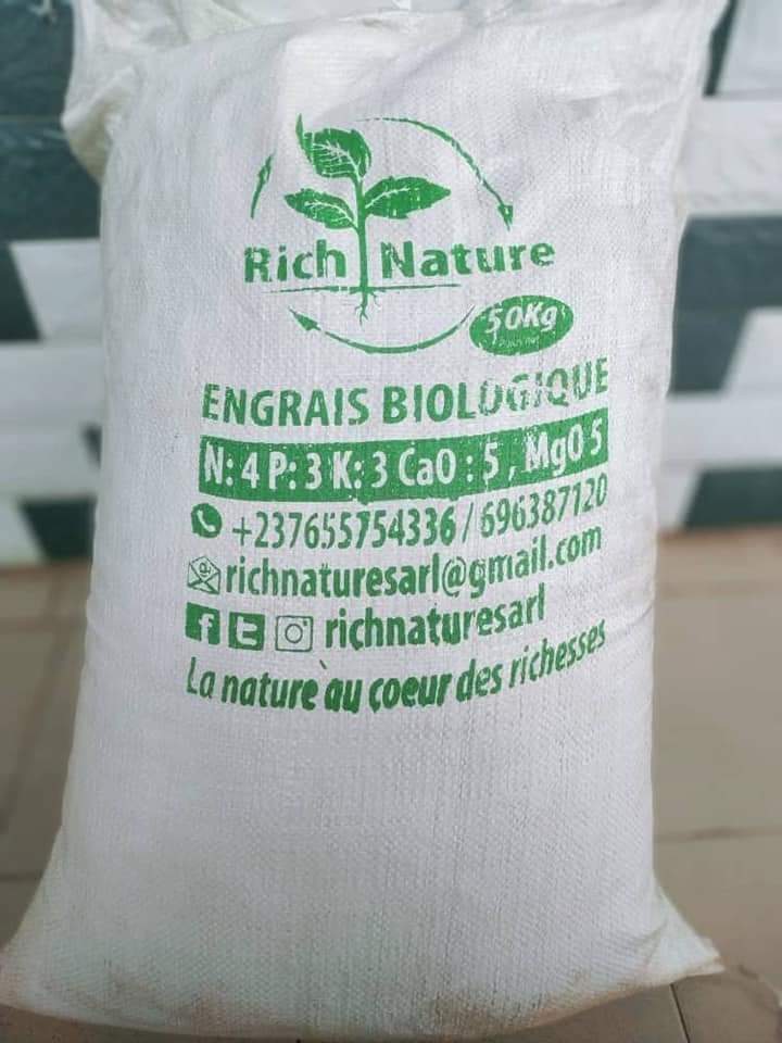 TheCameroonianZ's tweet photo. Rich nature : l'engrais biologique naturel.
#MadeInCameroonDay
Disponible pour tout type de culture au prix promo de 13 000 FCFA le sac de 50kg.
Disponible en sac de 5kg aussi.
Contact utile : 656856479 https://t.co/ygJc6eoDkf