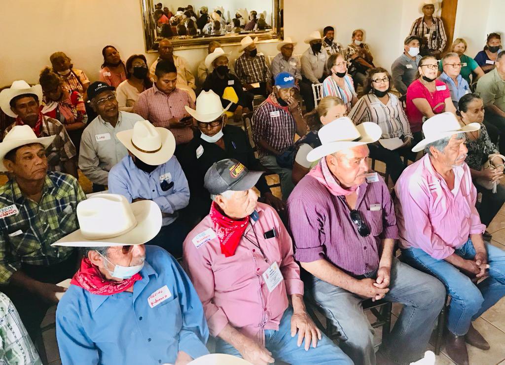 INPImx's tweet photo. El Plan de Justicia del Pueblo Yoreme Mayo de #Sonora, se construye con el consenso de las autoridades tradicionales para reivindicar sus legítimas demandas.

El @GobiernoMX atiende y escucha sus planteamientos sobre territorios, agua, cultura y desarrollo económico. https://t.co/7ZxD7agj3l